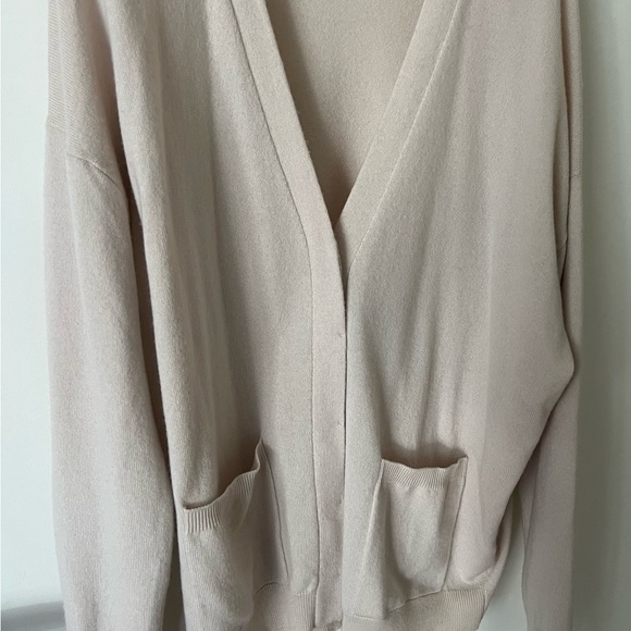 Brunello Cucinelli
Cashmere Cardigan -
Large - Picture 3 of 11